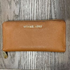 🦃SALE🦃 Michael Kors Brown Leather Wallet